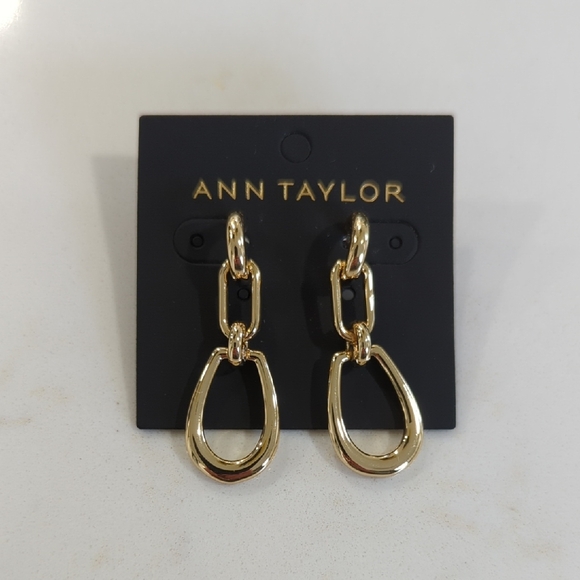 Ann Taylor Jewelry - Ann Taylor Shiny Gold Linked Drop Earrings